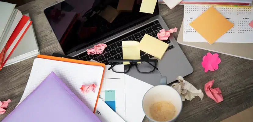 Desorden y suciedad en puestos de trabajo - Misión Servir