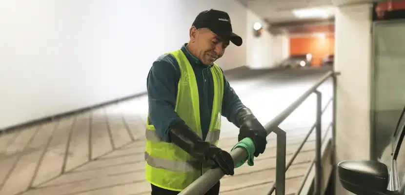 Qué debe considerar la limpieza en zonas de cargue y descargue con Misión Servir